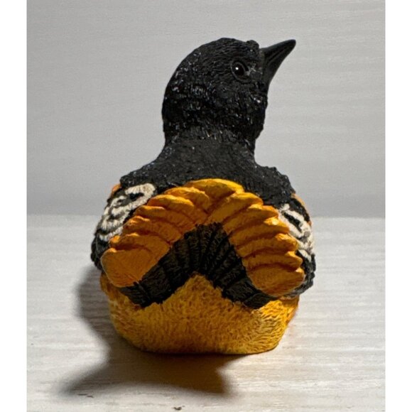 Handcrafted Resin Baltimore Oriole Realistic Bird Figurine 4" Long 2.5" Tall - Picture 3 of 9